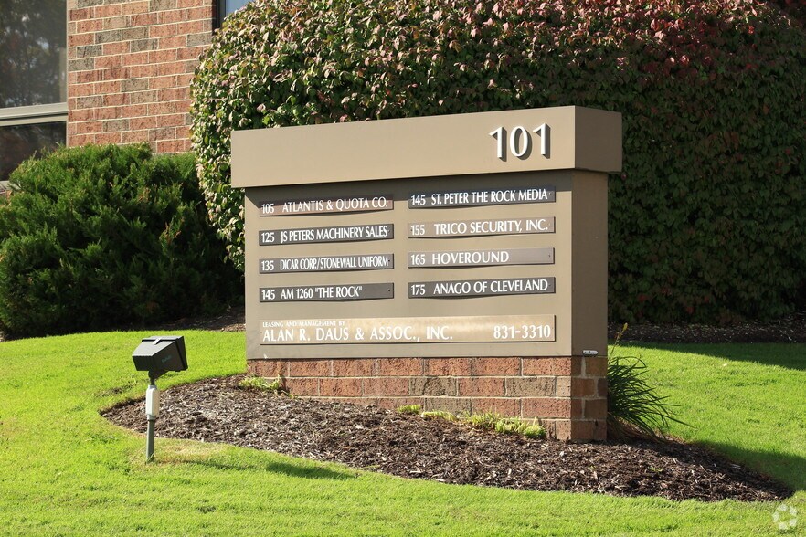 More Photos Of 101-180 Ken Mar Industrial Pky, Broadview Heights Showroom For Lease