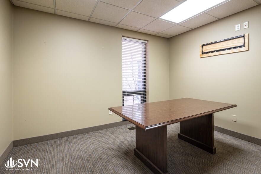 More Photos Of 201 W Main St, Frankfort Office For Lease