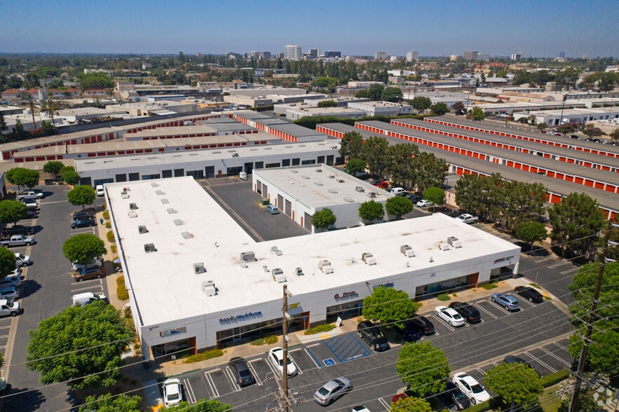 More Photos Of 600 S Grand Ave, Santa Ana Unknown For Lease