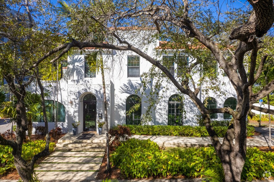 More Photos Of 5601 Biscayne Blvd, Miami Loft Creative Space For Lease