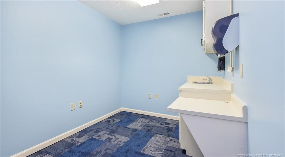 More Photos Of 1207 Walter Reed Rd, Fayetteville Medical For Lease