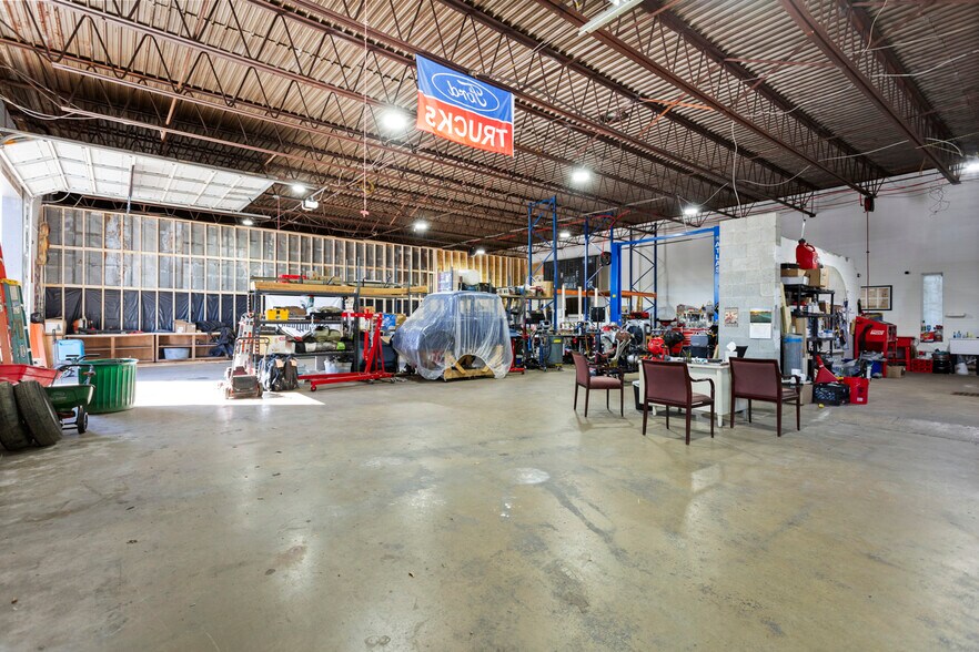 More Photos Of 400 W Main St, Walhalla General Retail For Sale