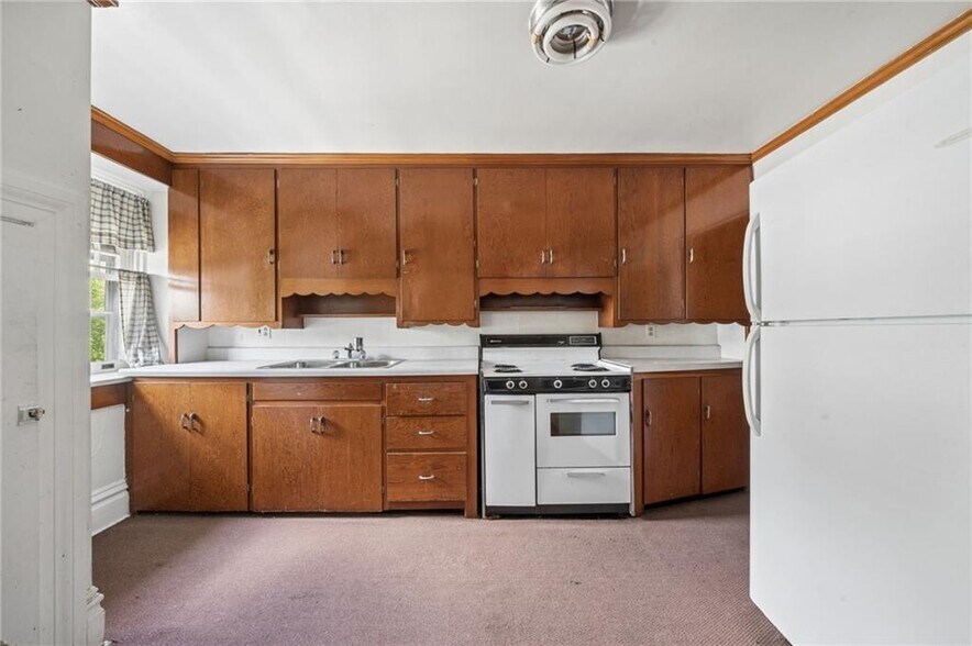 More Photos Of 112 Alexander Ave, Greensburg Office Residential For Sale