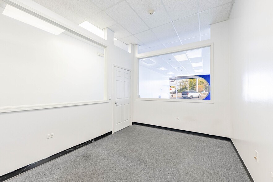 More Photos Of 338-350 S Main St, Lombard Storefront Retail Office For Lease