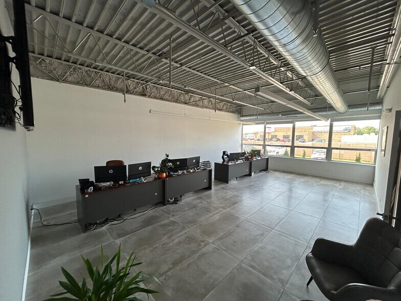 More Photos Of 255 E 167th St, Harvey Distribution For Lease