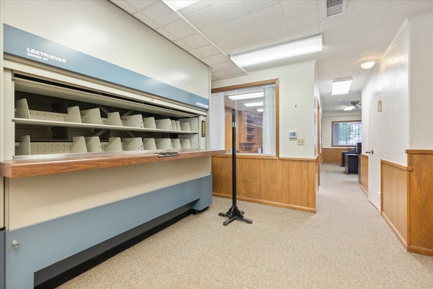 More Photos Of 127 Pearl St, Council Bluffs Office For Lease