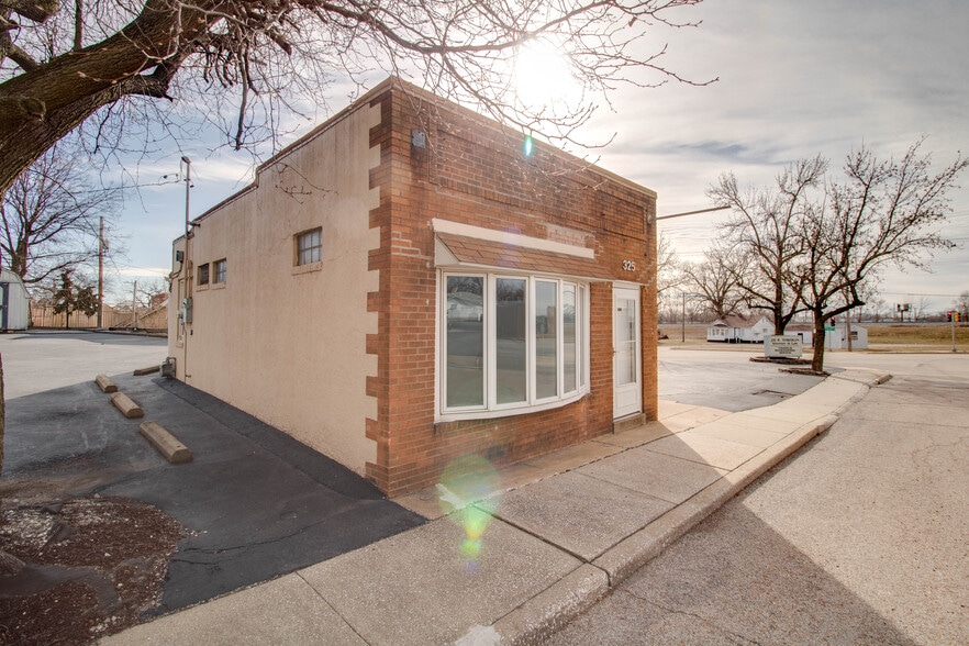 More Photos Of 344 St Louis ave, East Alton Office For Sale