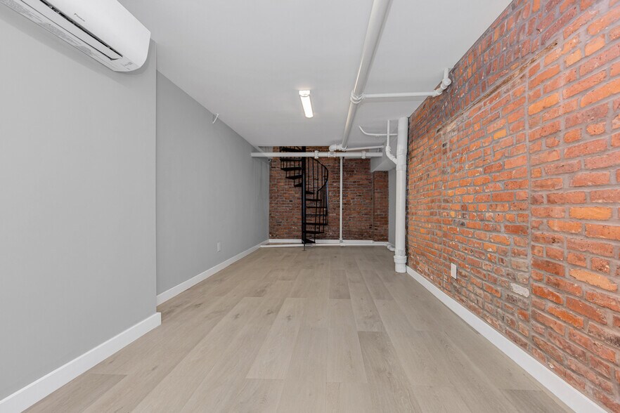More Photos Of 228 8th Ave, New York Apartments For Lease