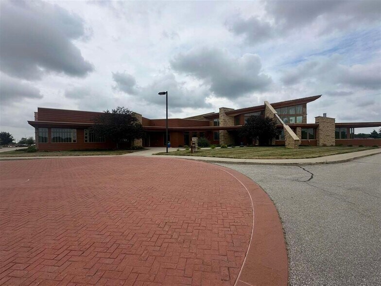 Primary Photo Of 3273 Ridgeway Dr, Coralville Office For Lease