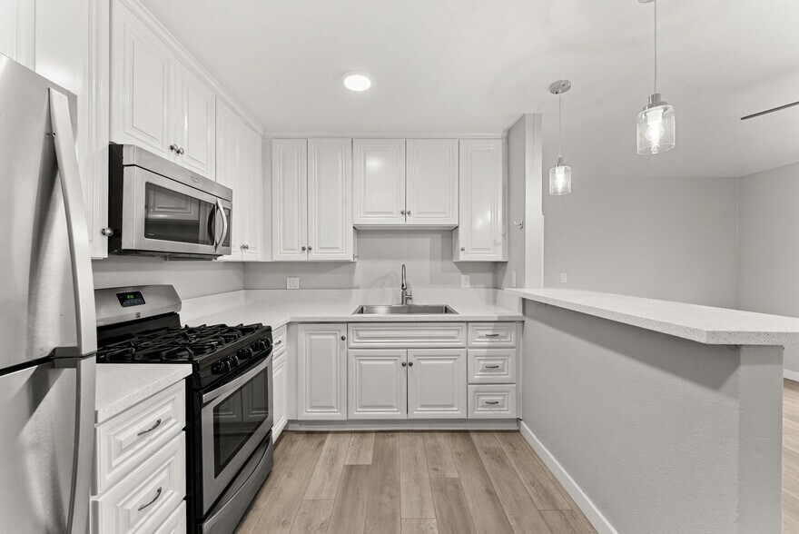 More Photos Of 320 Willie James Jones Ave, San Diego Apartments For Sale