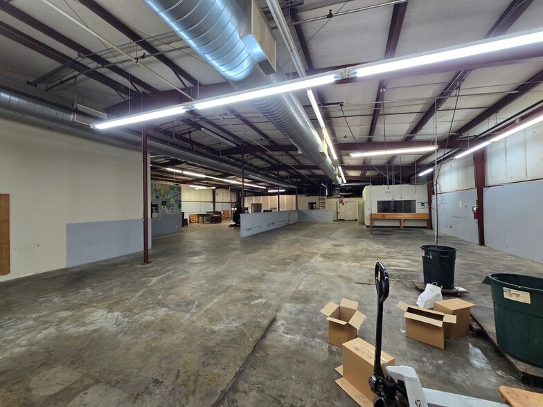 More Photos Of 4695 Winchester Rd, Memphis Flex For Sale