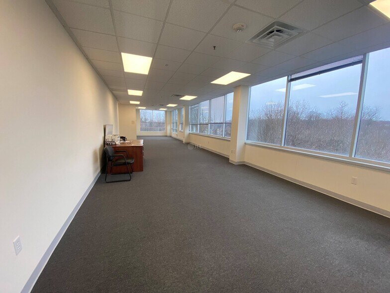 More Photos Of 590 Naamans Rd, Claymont Office For Lease