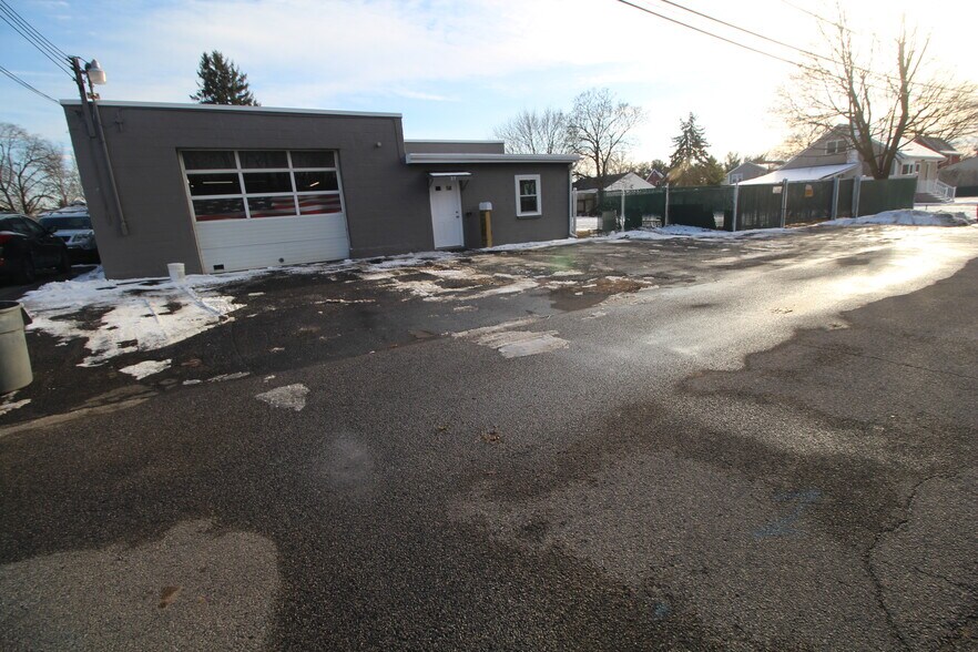 More Photos Of 27 Brooks Ave, Morrisville Service For Lease