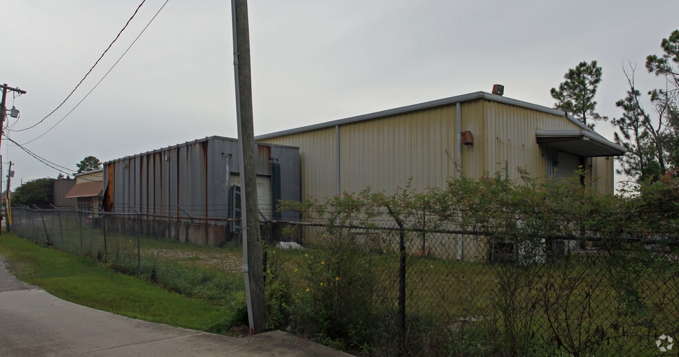 More Photos Of 198 Commercial Sq, Slidell Warehouse For Lease