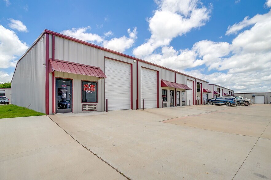 More Photos Of 6050 E Highway 67, Alvarado Storefront Retail Office For Lease