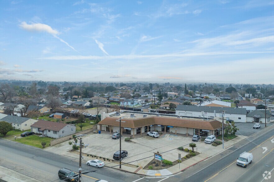 More Photos Of 3775 Main St, Oakley Freestanding For Lease