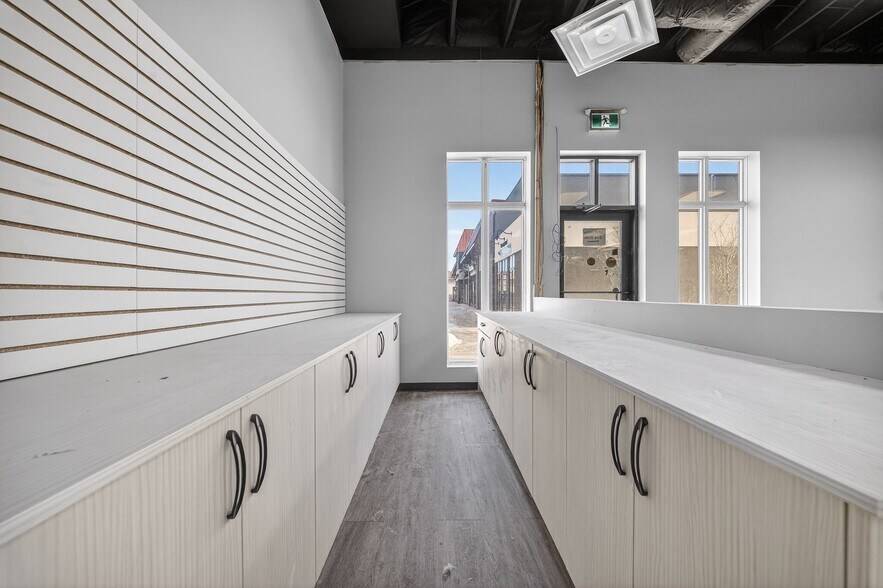 More Photos Of 6102 29th Av, Beaumont General Retail For Sale