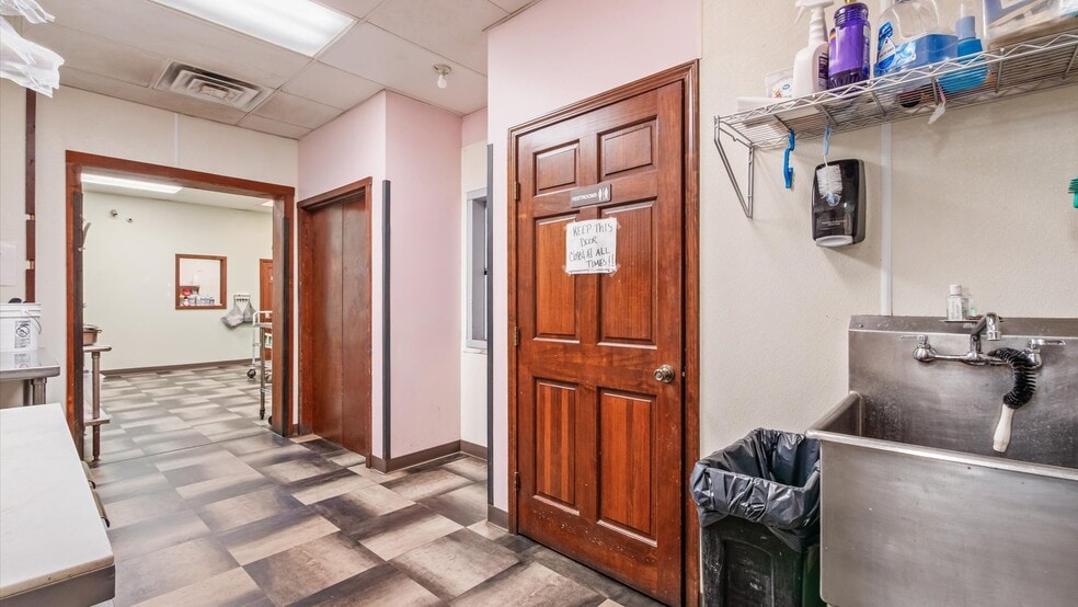 More Photos Of 2000 E Wheeling Ave, Cambridge Storefront For Sale