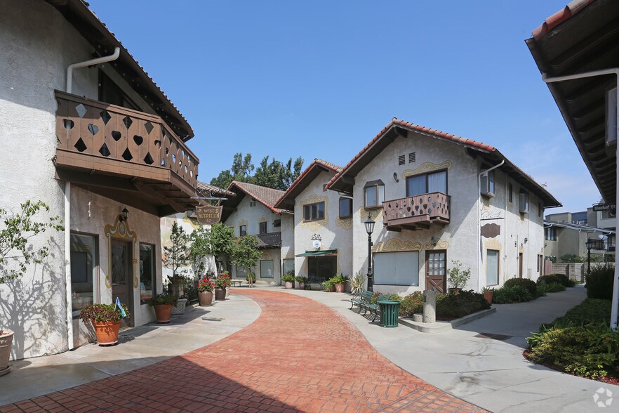 More Photos Of 7561 Center Ave, Huntington Beach Storefront For Lease
