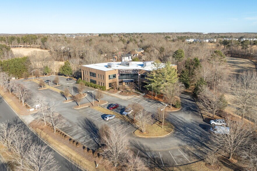 More Photos Of 940 Golf House Rd W, Whitsett Office For Lease