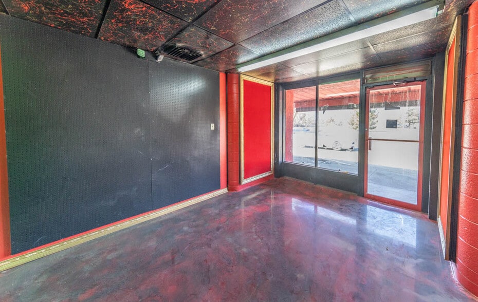 More Photos Of 1607-1609 University Ave, Lubbock Freestanding For Lease