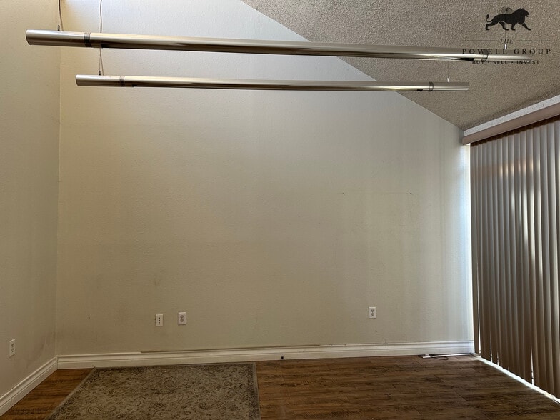 More Photos Of 5929 50th St, Lubbock Service For Lease