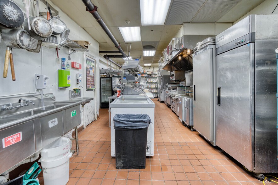 More Photos Of 3817 Pacific Ave, Wildwood Restaurant For Sale