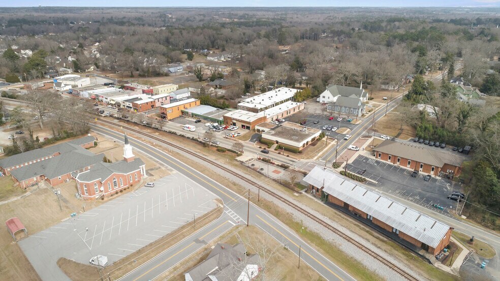 More Photos Of 38 E Main St, Hampton Medical For Lease