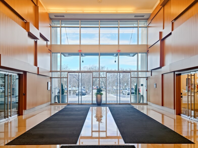 More Photos Of 9711 Washingtonian Blvd, Gaithersburg Coworking Space