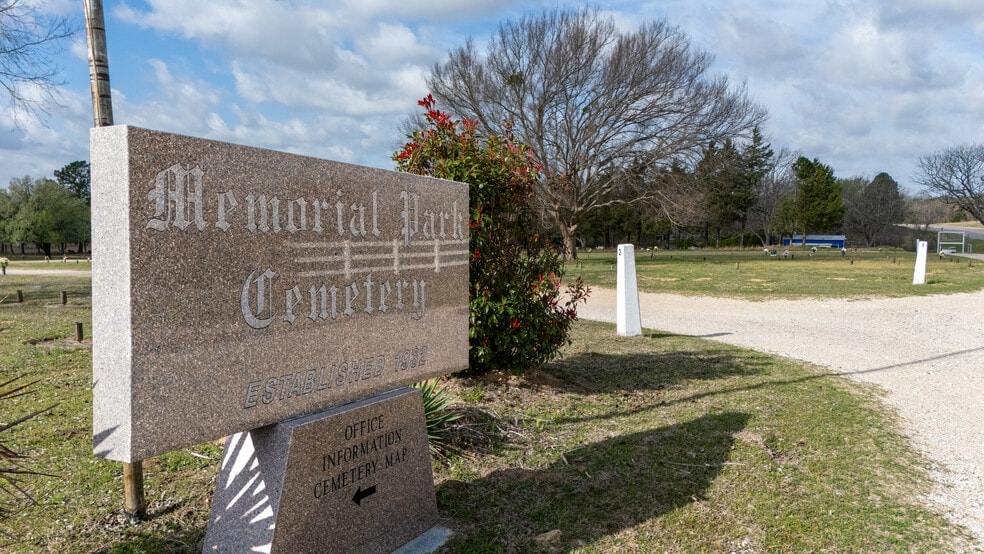 Primary Photo Of 12481 OK-19, Ada Cemetery Mausoleum For Sale