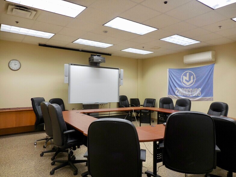 More Photos Of 400 Detroit Ave, Monroe Manufacturing For Lease