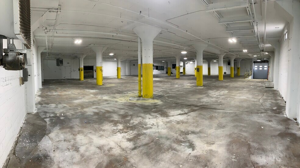 More Photos Of 2203 W Michigan St, Milwaukee Manufacturing For Sale