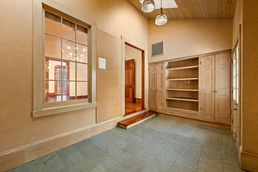 More Photos Of 1018 Bienville Ave, New Orleans Office For Lease