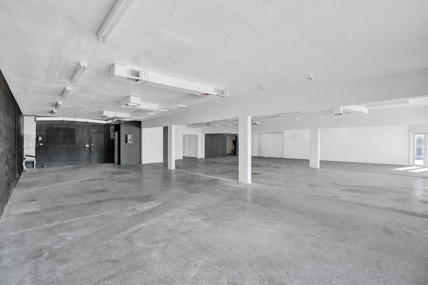 More Photos Of 3055-3057 Broward Blvd, Fort Lauderdale Storefront Retail Office For Sale