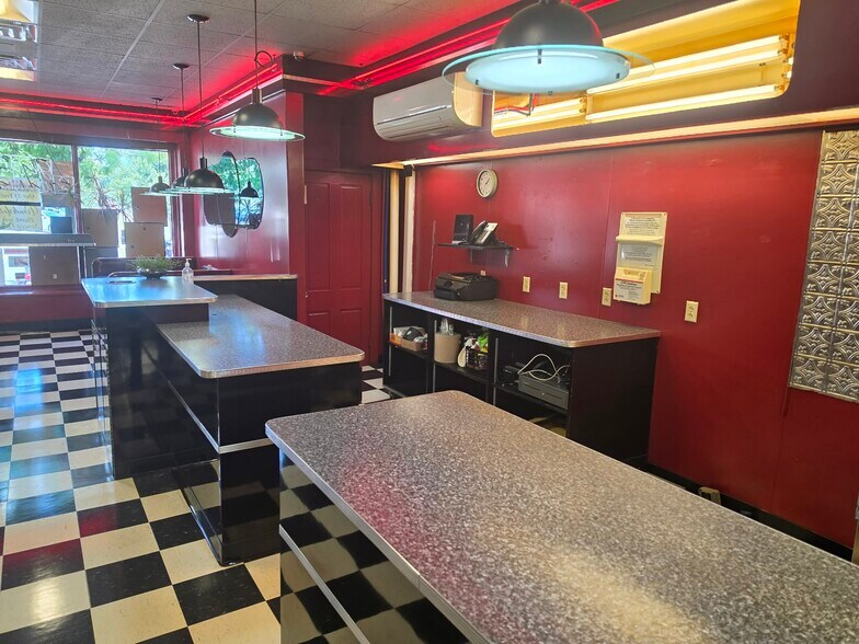 More Photos Of 53 Fall St, Seneca Falls General Retail For Lease