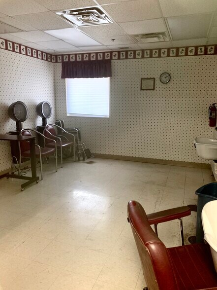 More Photos Of 500 6th Ave, Mendota Skilled Nursing Facility For Lease