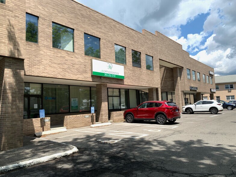 More Photos Of 456 Glenbrook Rd, Stamford Storefront Retail Office For Lease