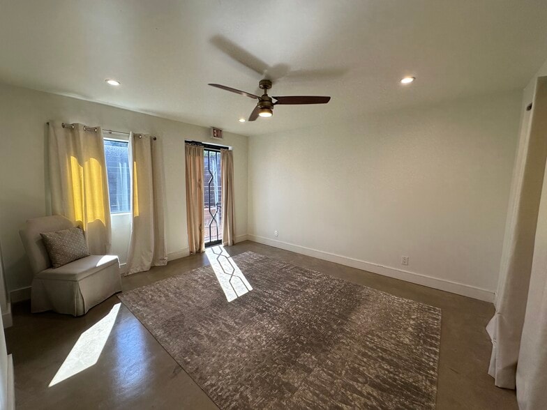 More Photos Of 4775 Memphis St, Dallas Light Distribution For Sale