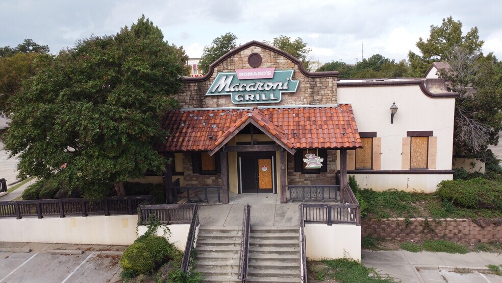 Primary Photo Of 7205 N Central Expy, Plano Restaurant For Lease
