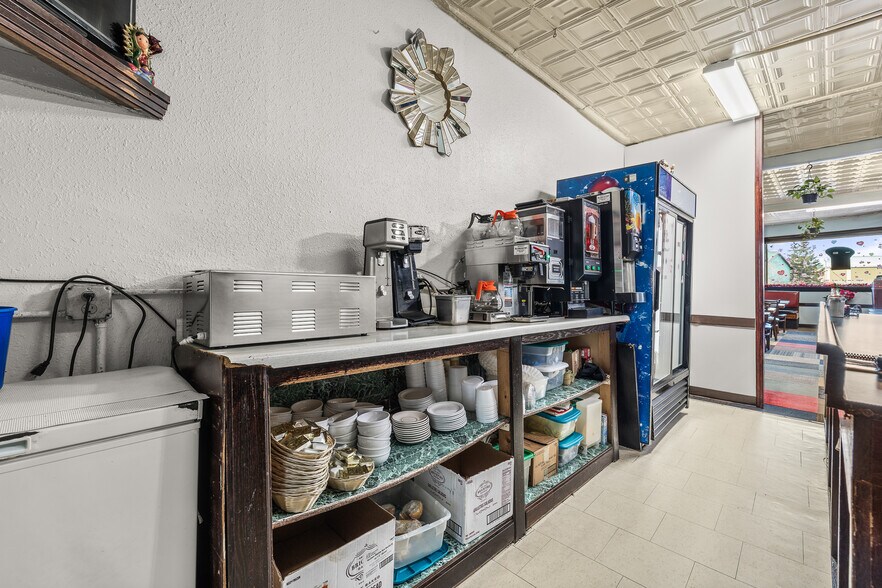More Photos Of 6569 Cameron Ave, Vesper Restaurant For Sale