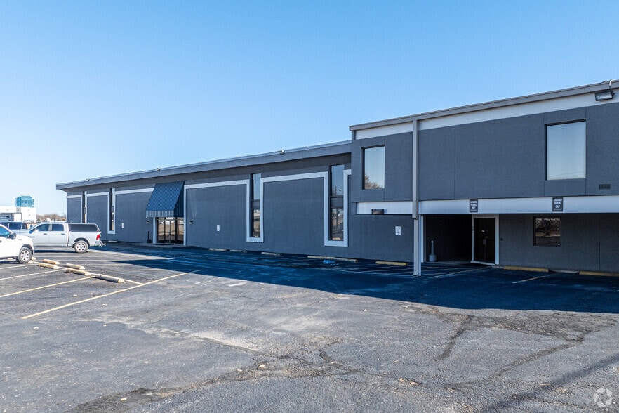 Primary Photo Of 4308-4310 Wiley Post Rd, Addison Office For Lease