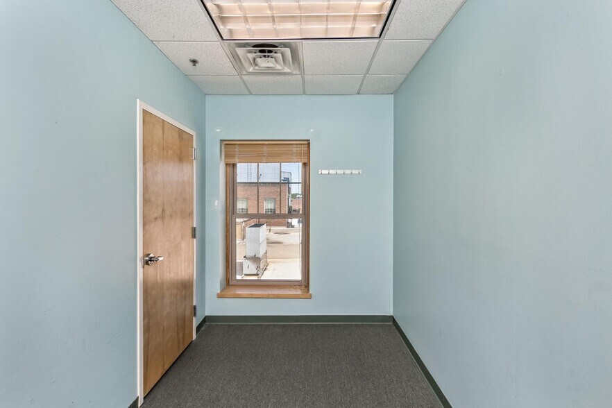 More Photos Of 56 College St, Asheville Office For Lease