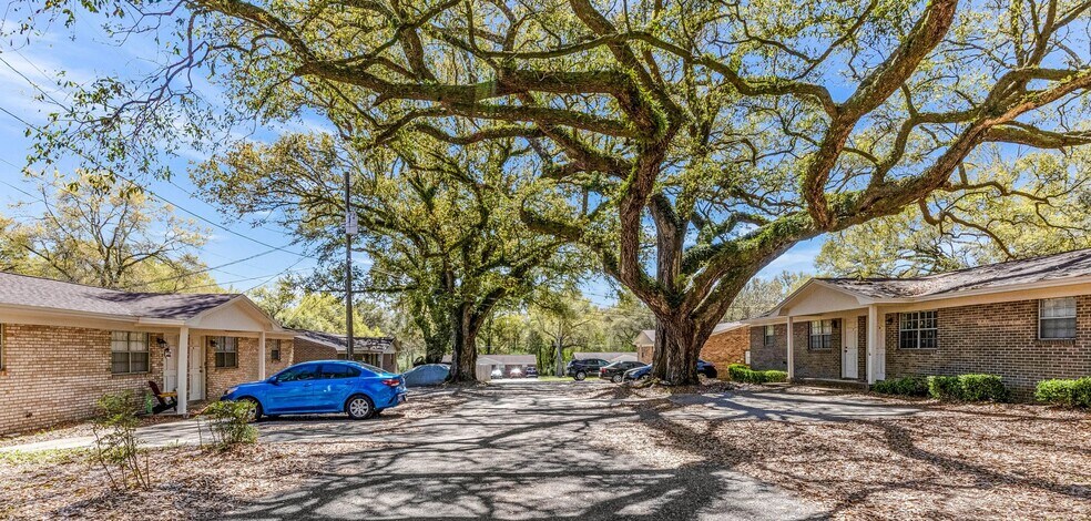 More Photos Of 8640 Jernigan Rd, Pensacola Apartments For Sale