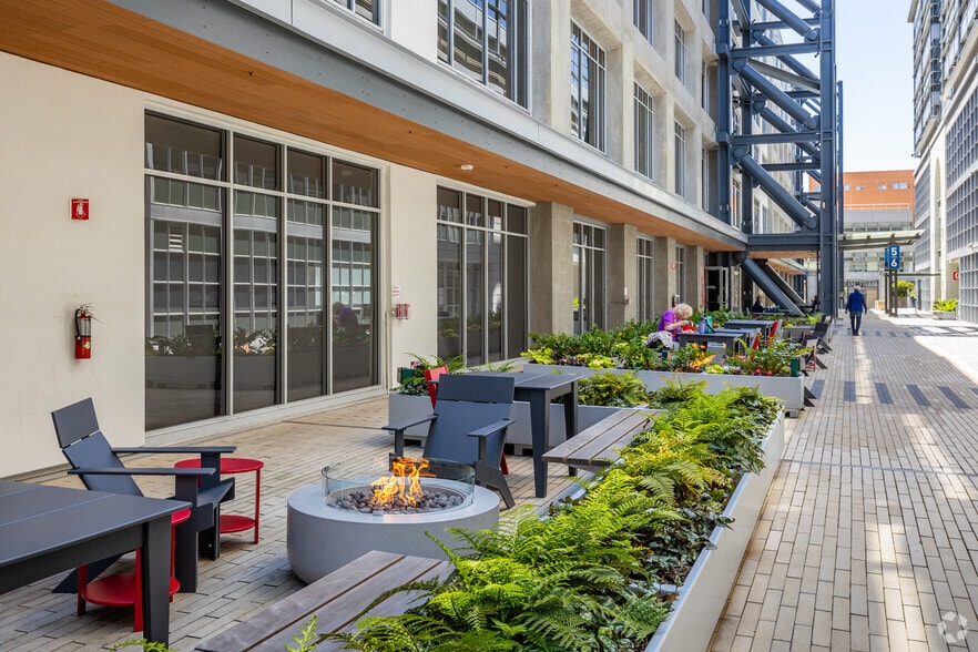 More Photos Of 185 Berry St, San Francisco Unknown For Lease