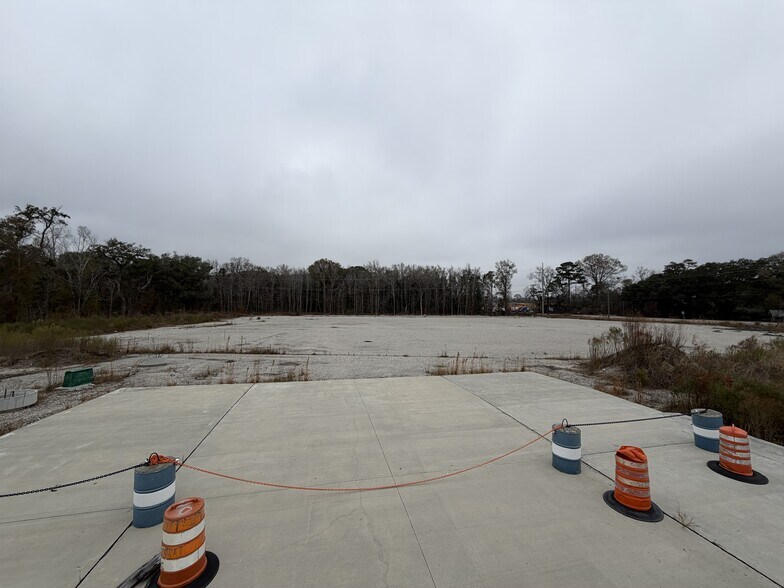 More Photos Of 100 Distribution Dr, Savannah Land For Sale