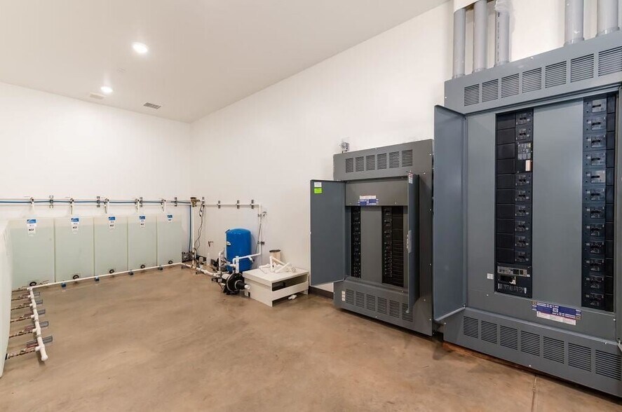 More Photos Of 417 NE 144th Pl, Edmond Light Distribution For Lease
