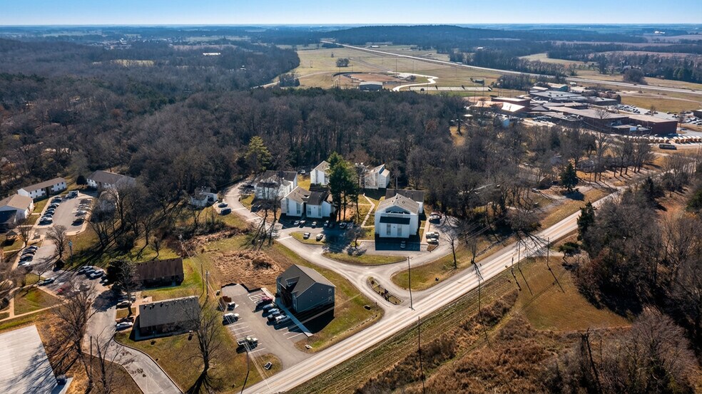 More Photos Of 1001 W 9th St, Russellville Apartments For Sale