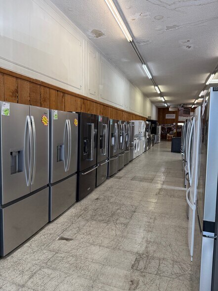 More Photos Of 122 W 7th St, Hanford Storefront Retail Office For Sale