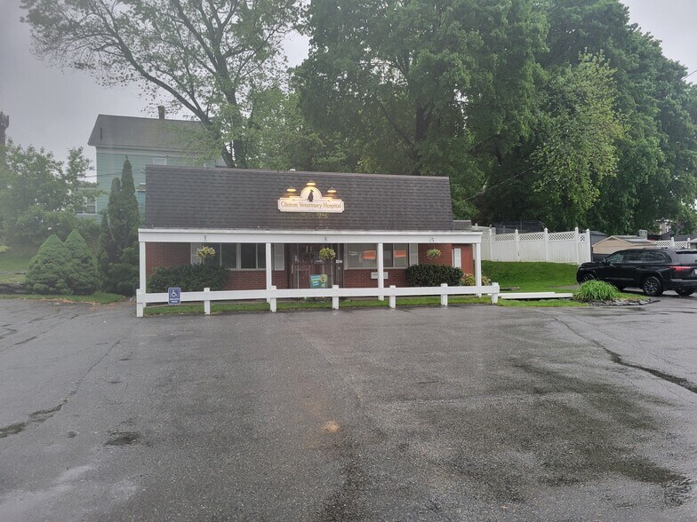 Primary Photo Of 220 Brook St, Clinton Medical For Sale