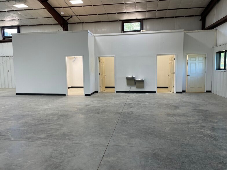 More Photos Of 813 Joe Black Rd, Williamston Warehouse For Lease